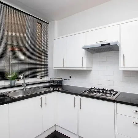 Chelsea Charm L Radiant 3Br Apartment Elegance